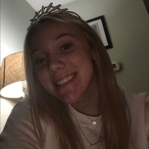 Meet your Posher, Olivia